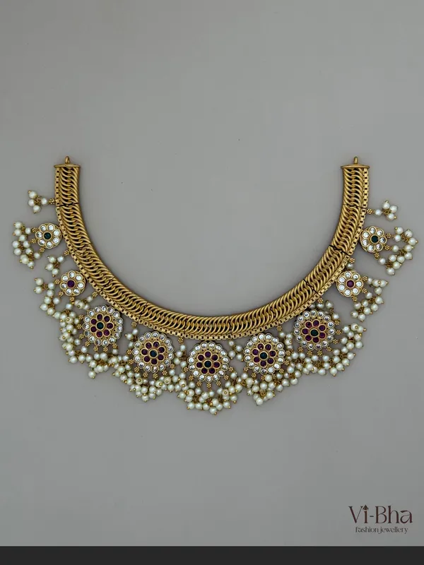 Premium_metal_necklace_set_for_women