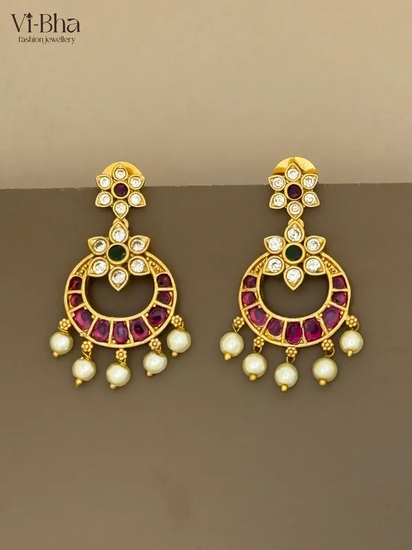 Premium_metal_necklace_set_for_women