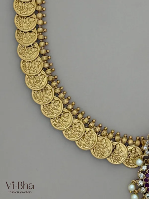 Premium_metal_necklace_set_for_women