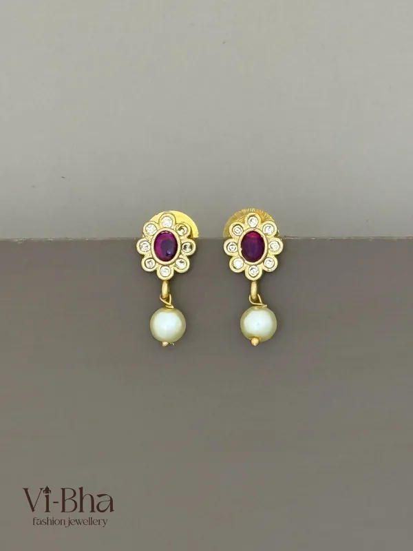 Premium_metal_necklace_set_for_women