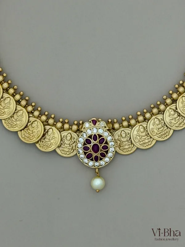 Premium_metal_necklace_set_for_women