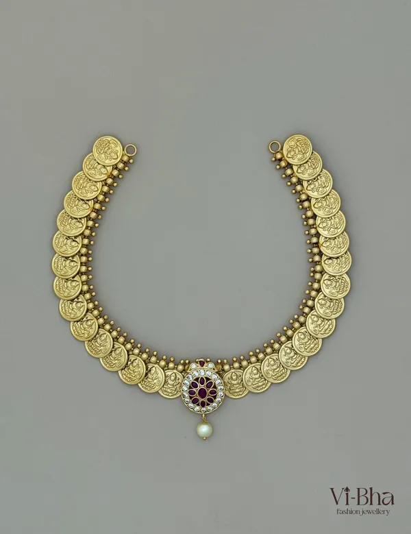 Premium_metal_necklace_set_for_women