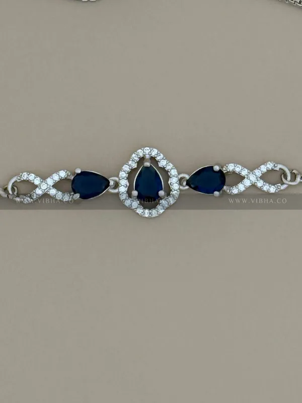 Silver_Premium_Metal_Bracelet_For_Women