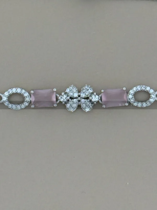 Silver_Premium_Metal_Bracelet_For_Women_
