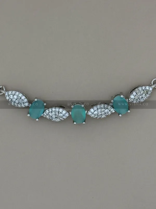 Silver_Premium_Metal_Bracelet_For_Women_
