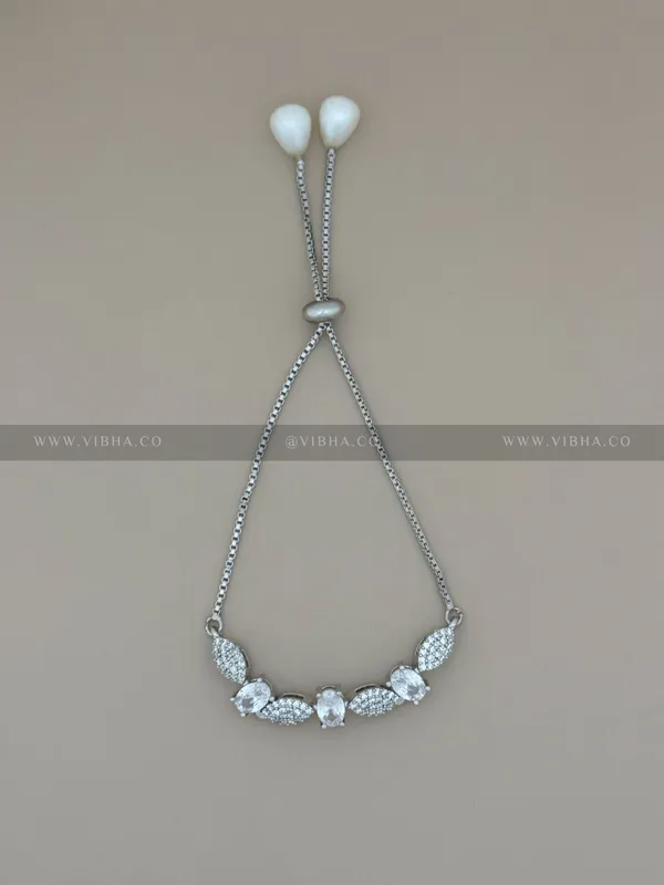 Silver_Premium_Metal_Bracelet_For_Women_