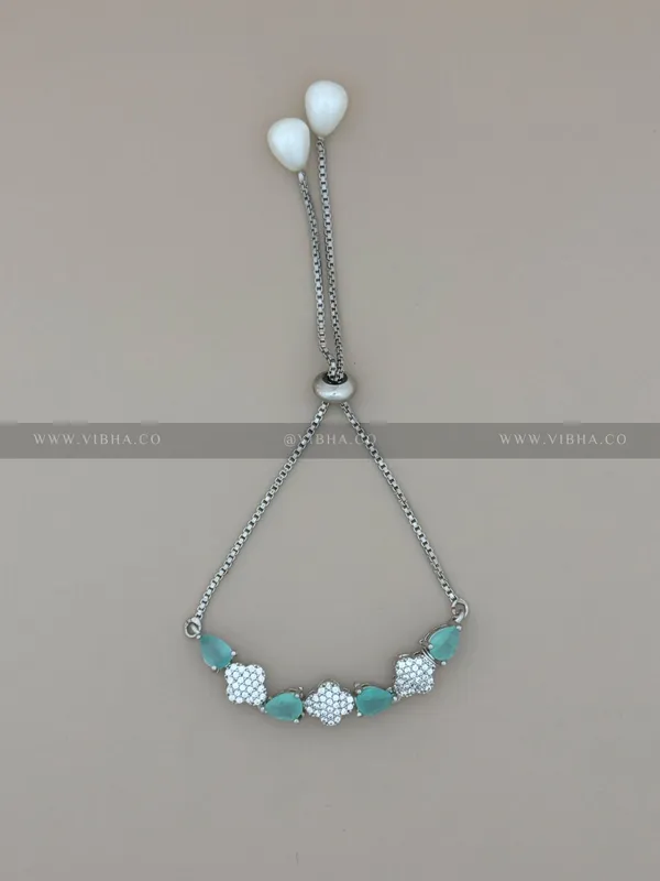 Silver_Premium_Metal_Bracelet_For_Women_
