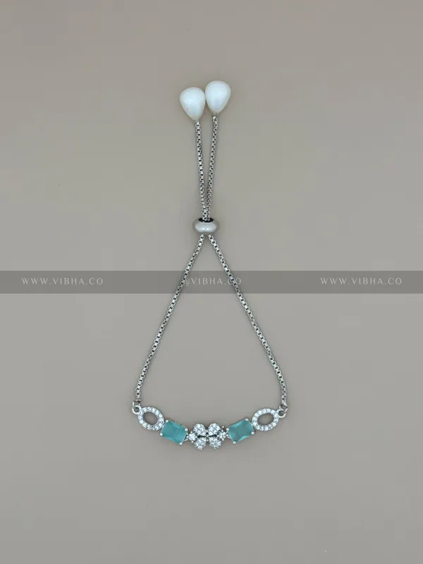 Silver_Premium_Metal_Bracelet_For_Women_