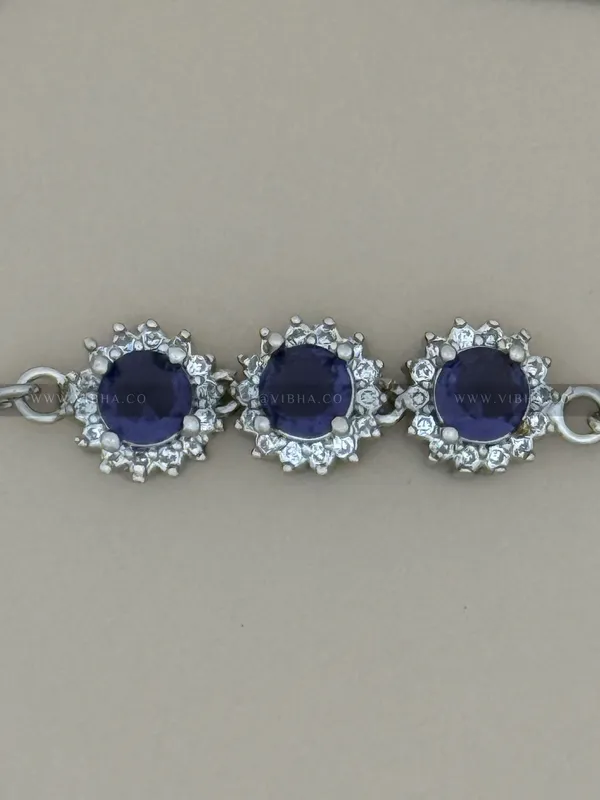 Silver_Premium_Metal_Bracelet_For_Women_