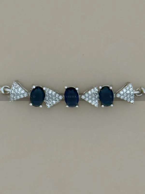 Silver_Premium_Metal_Bracelet_For_Women_