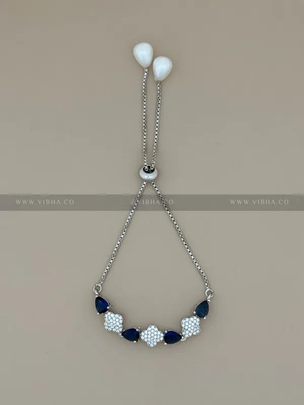Silver_Premium_Metal_Bracelet_For_Women_