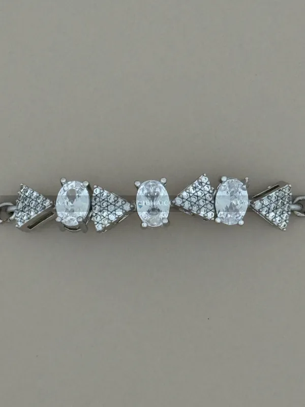Silver_Premium_Metal_Bracelet_For_Women_