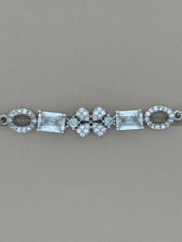 Silver_Premium_Metal_Bracelet_For_Women_