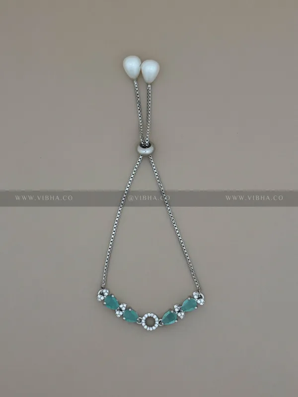 Silver_Premium_Metal_Bracelet_For_Women_