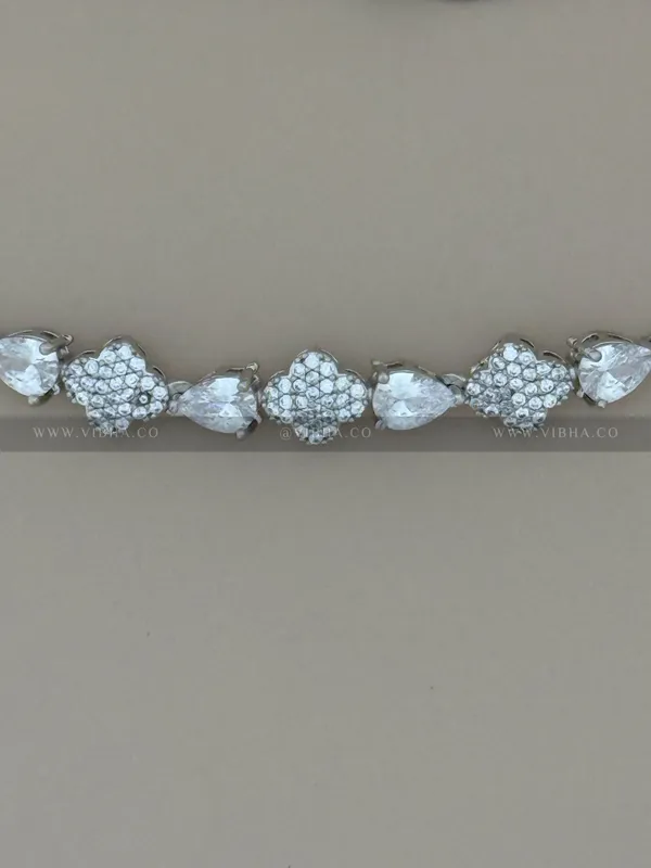 Silver_Premium_Metal_Bracelet_For_Women_