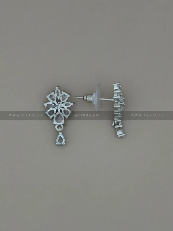 Silver_Premium_Metal_Earrings_For_Women