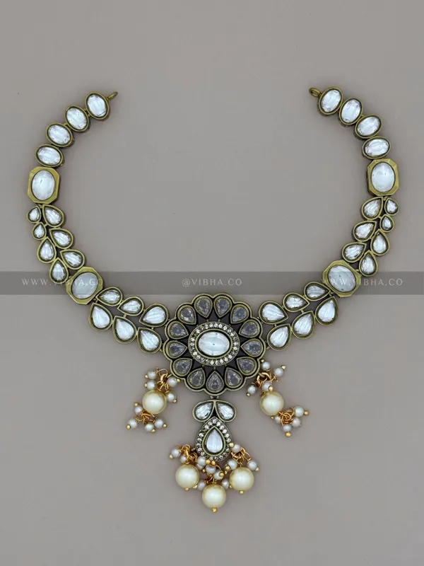 White_Premium_Metal_Necklace_Set_For_Women