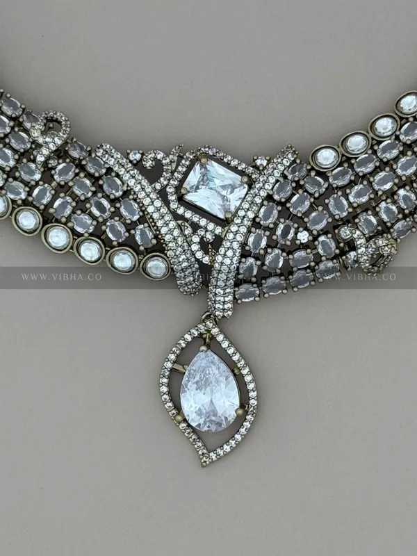 White_Premium_Metal_Necklace_Set_For_Women