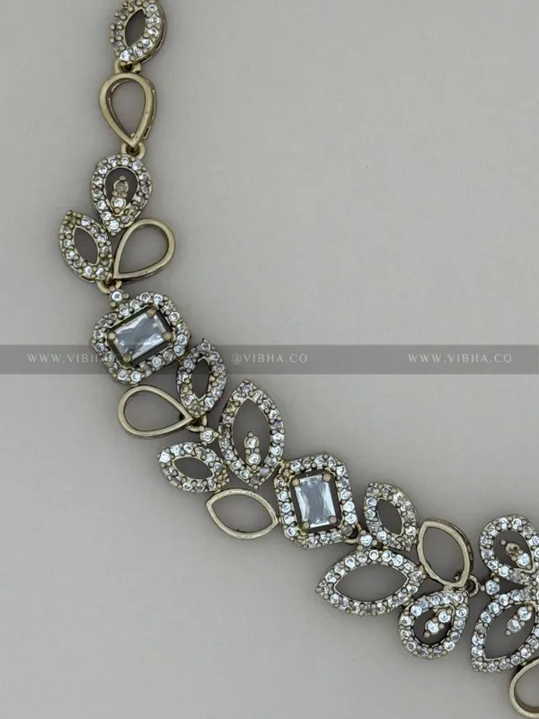 White_Premium_Metal_Necklace_Set_For_Women
