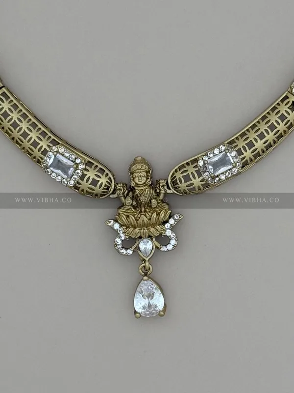 White_Premium_Metal_Necklace_Set_For_Women