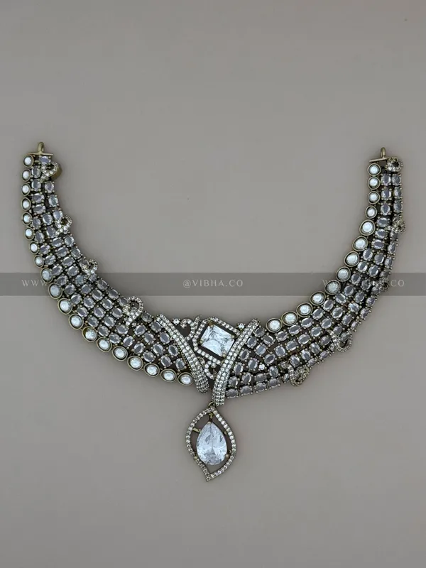 White_Premium_Metal_Necklace_Set_For_Women