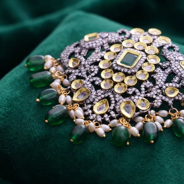 Green_Premium_Metal_Pendant_Set_For_Women