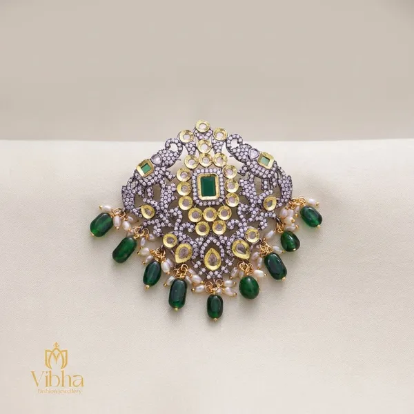 Green_Premium_Metal_Pendant_Set_For_Women