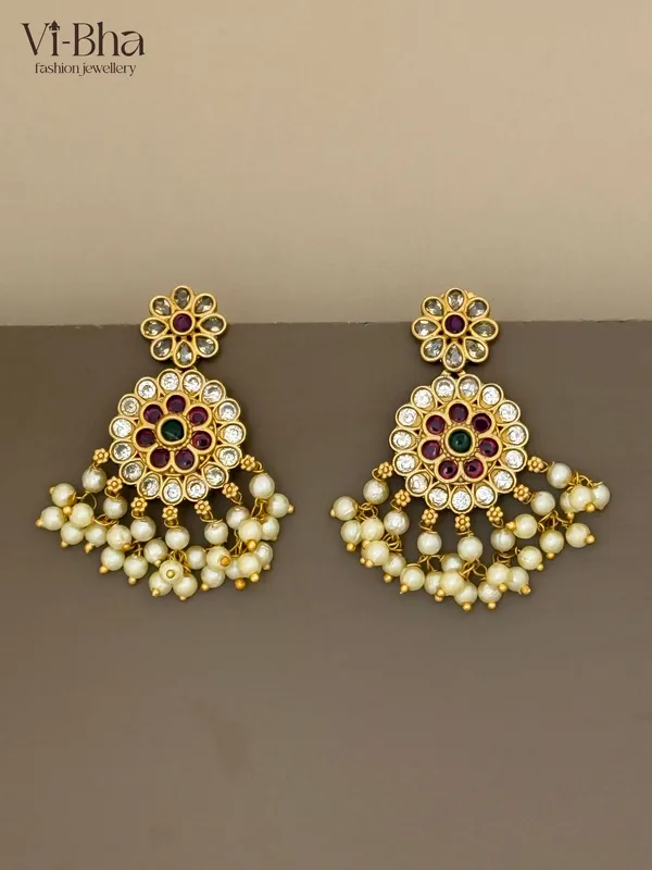Premium_metal_necklace_set_for_women