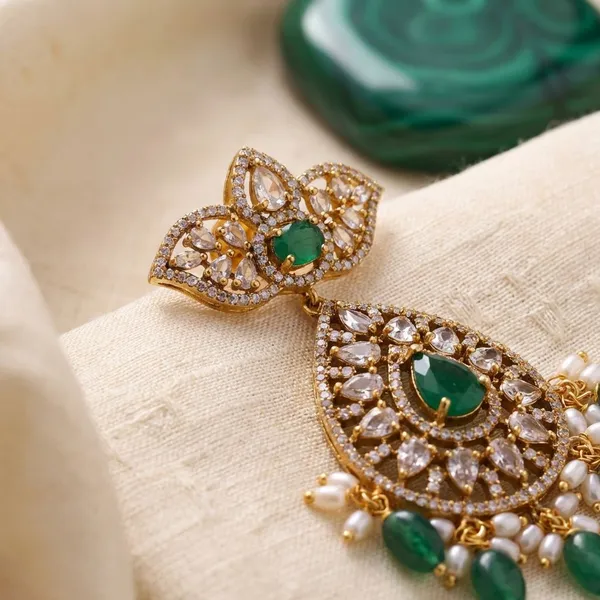 Green_Premium_Metal_Pendant_For_Women