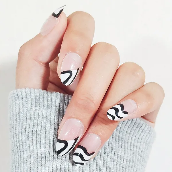 Black_&_White_Zebra_Swirls_Nails_With_Glue_&_Manicure_Kit__(Set_Of_24)