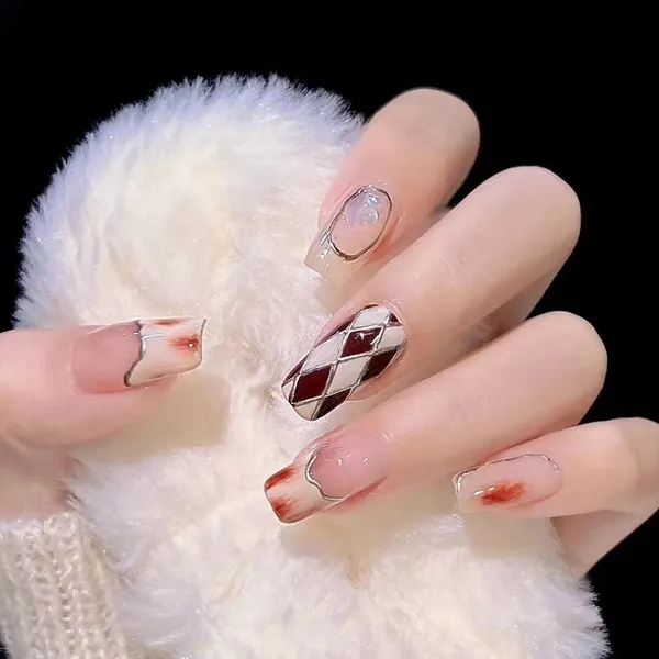 Multicolor__Nails_With_Glue_&_Manicure_Kit_Messy_Kite__(Set_Of_24)