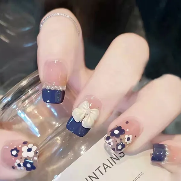 Multicolor__Nails_With_Glue_&_Manicure_Kit_Bow_Bliss_(Set_Of_24)