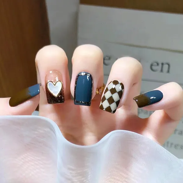 Multicolor__Nails_With_Glue_&_Manicure_Kit_Choco_Cobalt_(Set_Of_24)
