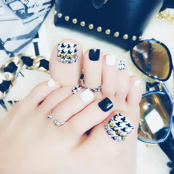 Multicolor_Toe_Stick_On_Nails_Set_Fake_Nails_Artificial_Designer_With_24_Pcs_Jelly_Glue_On_False_Nail_Including_Manicure_Kit_Houndstooth