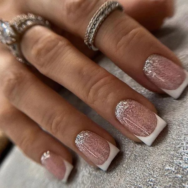 Dusty_Rusty_Nails_With_Glue_&_Manicure_Kit_(Set_Of_24)