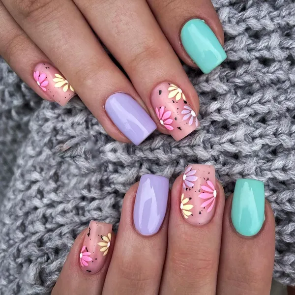 Multicolor__Nails_With_Glue_&_Manicure_Kit_Blossom_(Set_Of_24)