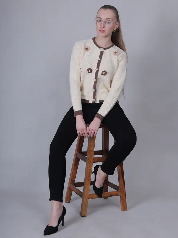 Cream_Woolen_Floral_Knitted_Cardigan_For_Women