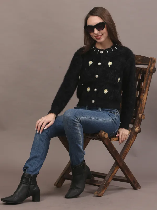 Black_Floral_Styled_Cardigan_For_Women