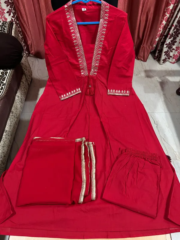 Red_Embroidered_Georgette_Kurta_With_Silver_Zari_Work