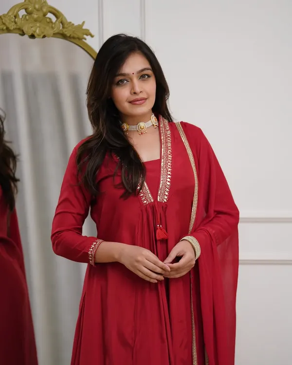 Red_Embroidered_Georgette_Kurta_With_Silver_Zari_Work