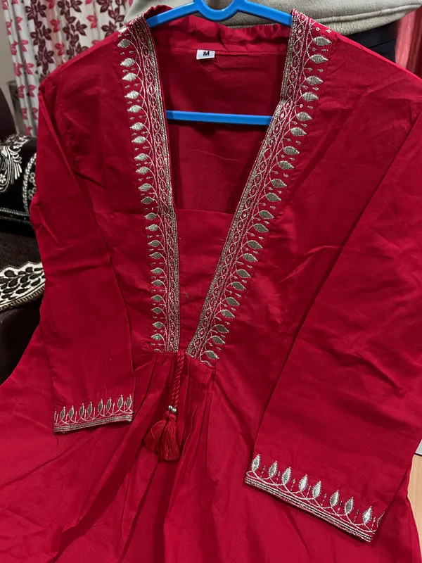 Red_Embroidered_Georgette_Kurta_With_Silver_Zari_Work