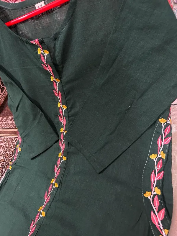 Dark_Green_Embroidered_Kurta_Set_With_Dupatta_Women'S_Ethnic_Wear