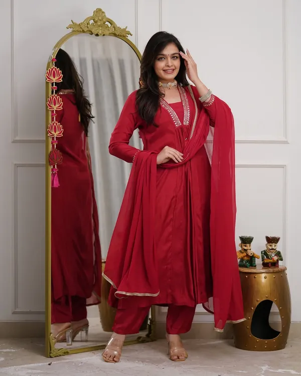 Red_Embroidered_Georgette_Kurta_With_Silver_Zari_Work