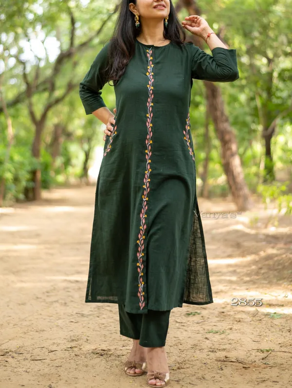 Dark_Green_Embroidered_Kurta_Set_With_Dupatta_Women'S_Ethnic_Wear