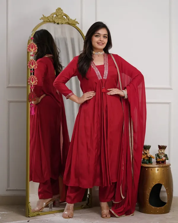 Red_Embroidered_Georgette_Kurta_With_Silver_Zari_Work