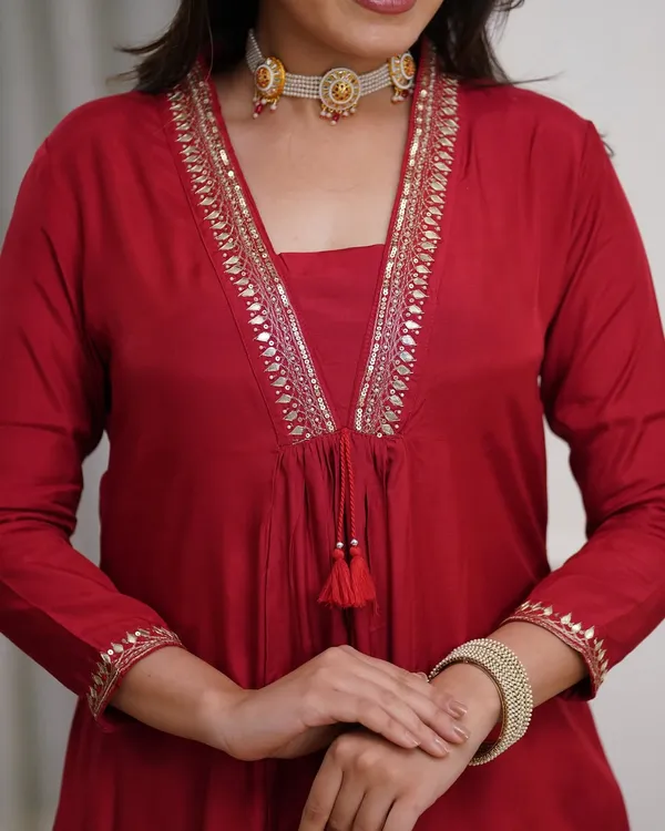 Red_Embroidered_Georgette_Kurta_With_Silver_Zari_Work