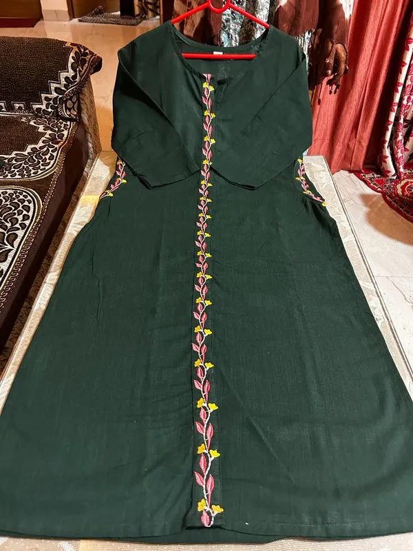 Dark_Green_Embroidered_Kurta_Set_With_Dupatta_Women'S_Ethnic_Wear
