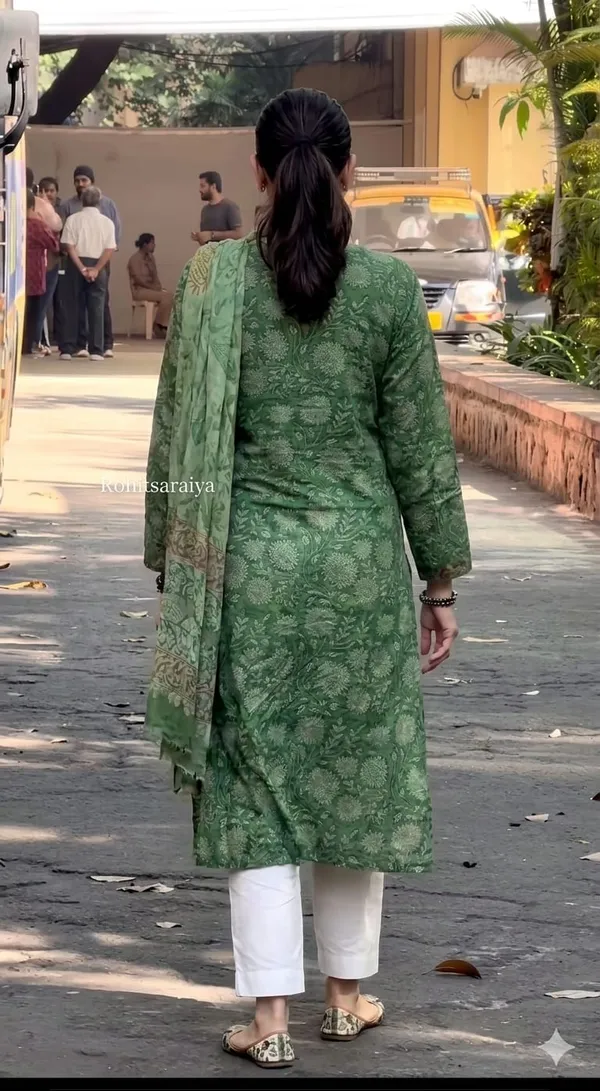 Green_Floral_Print_Cotton_Kurta_Set_With_White_Bottoms_And_Dupatta