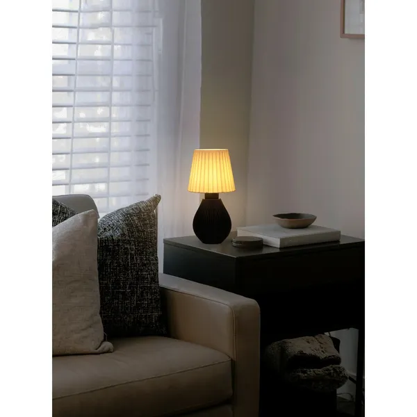 Black_Metal_Pla_Modern_Table_Lamp_Default_Title