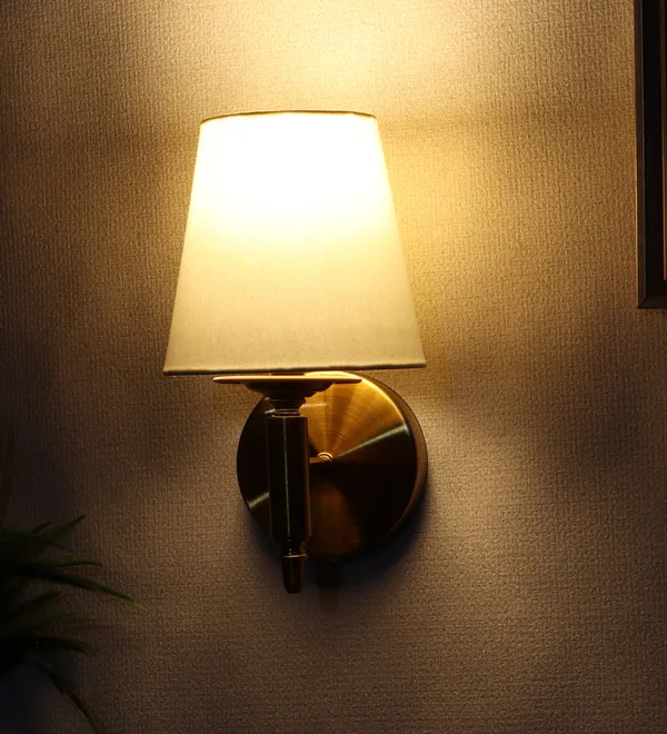 Lights_Gold_Iron_Wall_Light_A_Sl_Default_Title